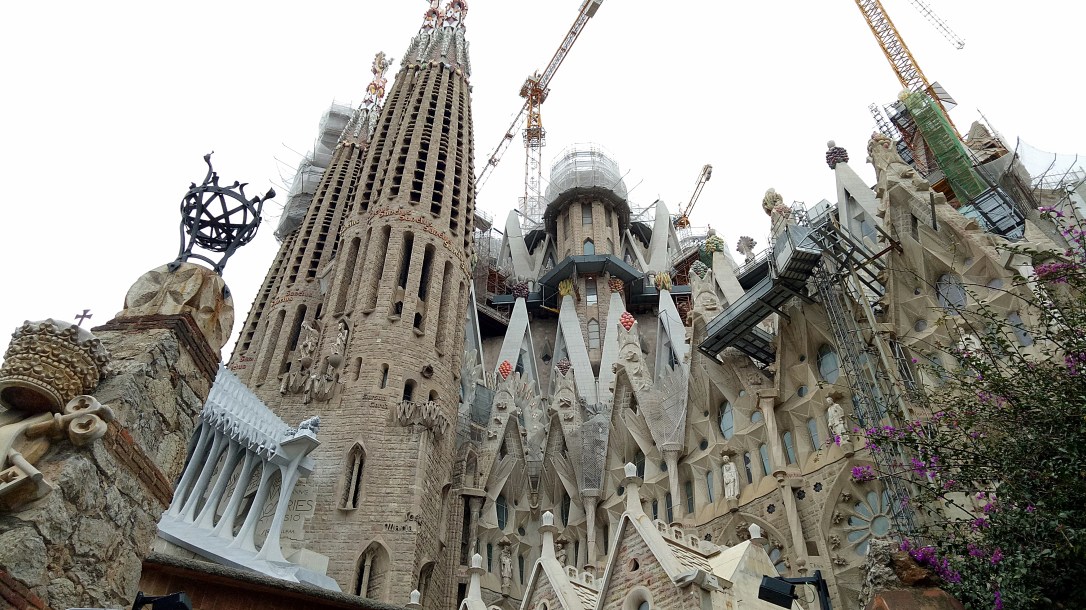 barcelona-sagradafamilia-spain-travel